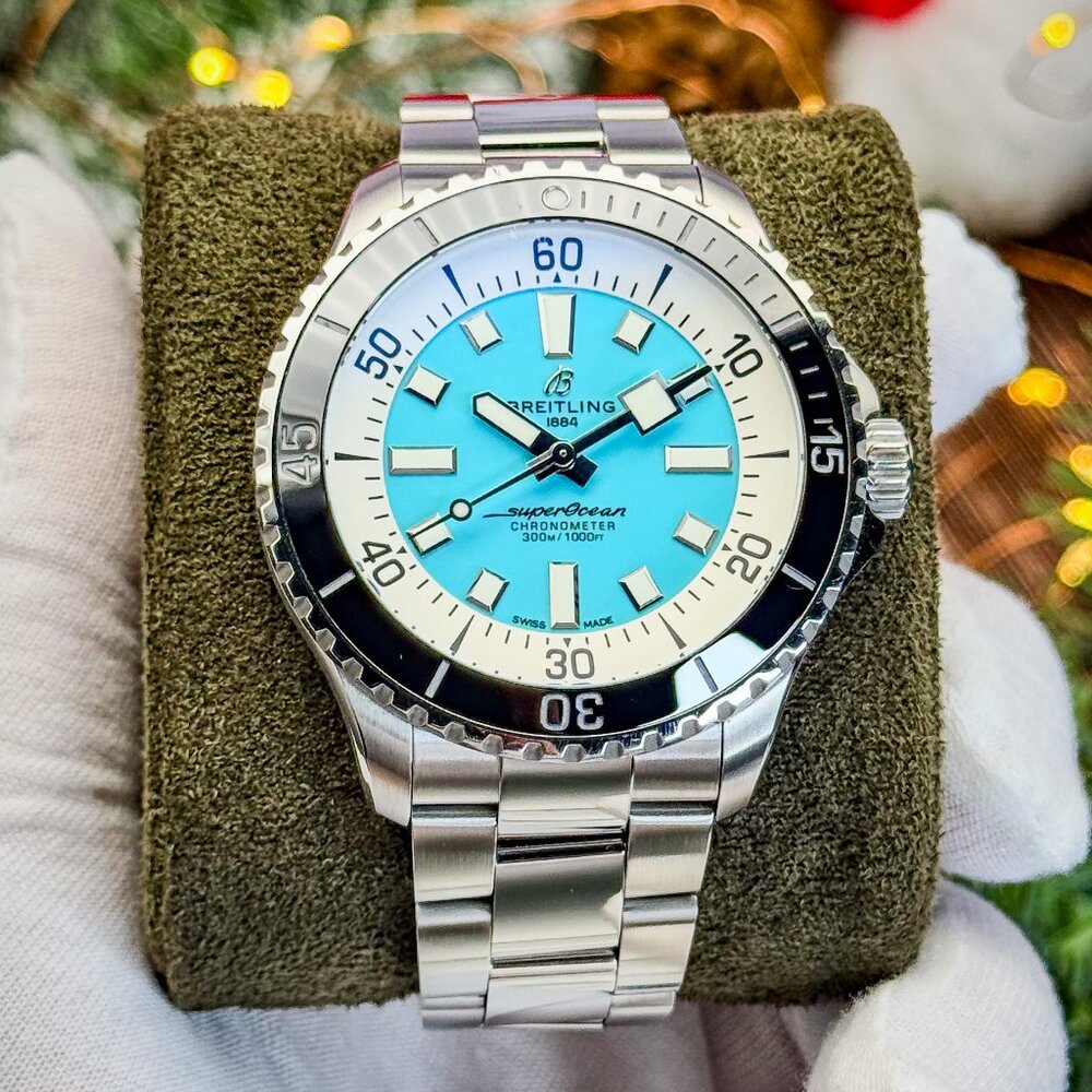 Breitling Superocean Turquoise Dial - 44mm – A17376 – FULL SET – MSRP $5450 - Picture 2 of 16